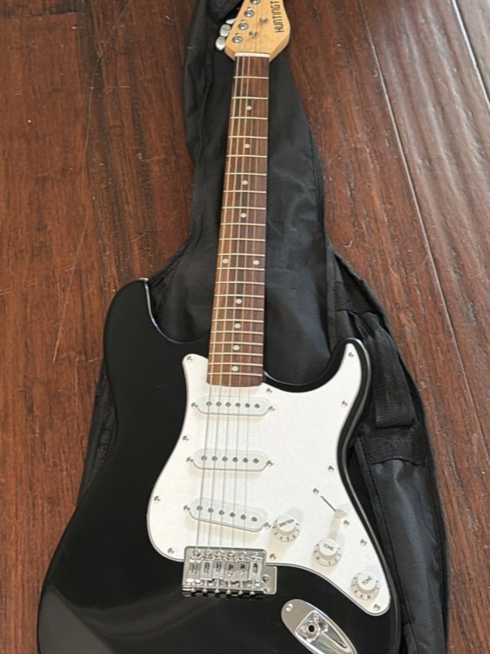 Black/White Electric Guitar